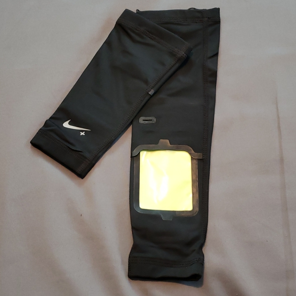 NIKE arm running sleeve